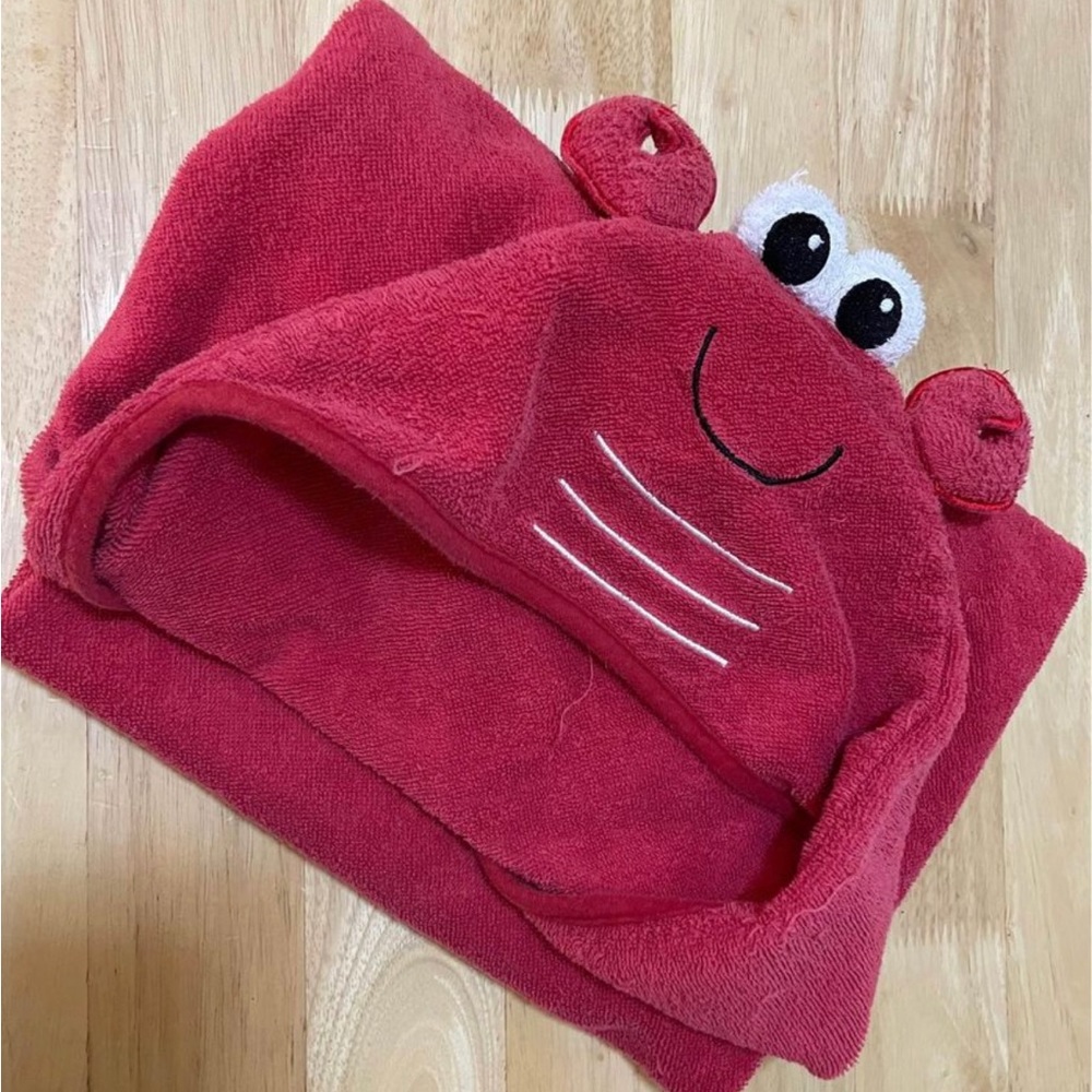 Hooded Crab Towel